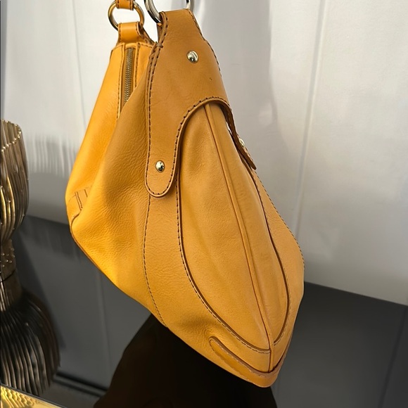 Valentino Garavani Vintage Mustard Leather Shoulder Bag - Picture 10 of 14